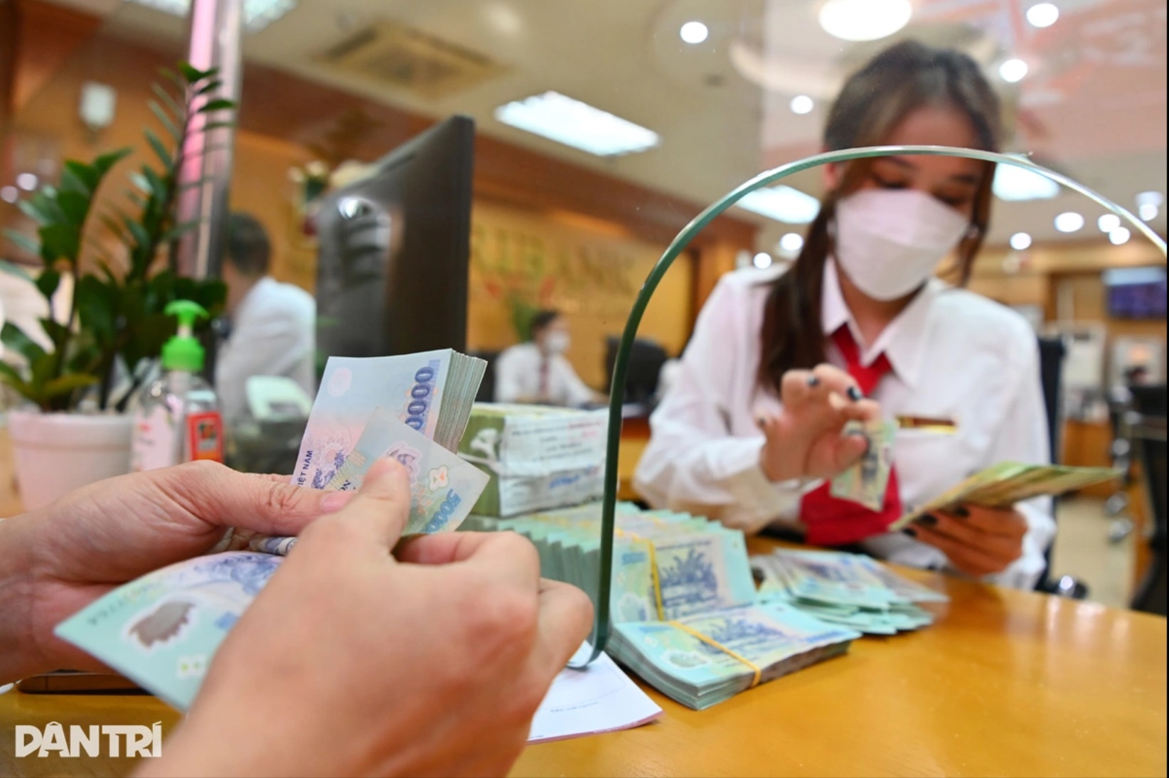 cắt giảm nhân sự ngân hàng