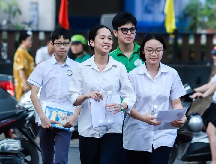 điểm chuẩn tuyển sinh 2025